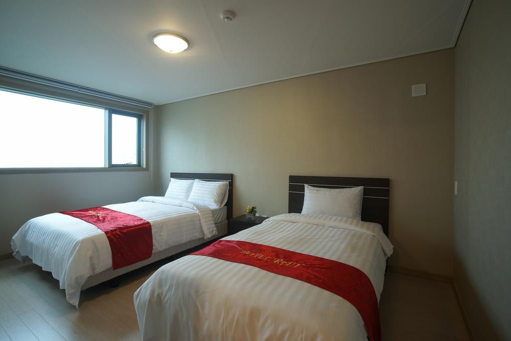 R&T Hotel Jeju Quarto foto