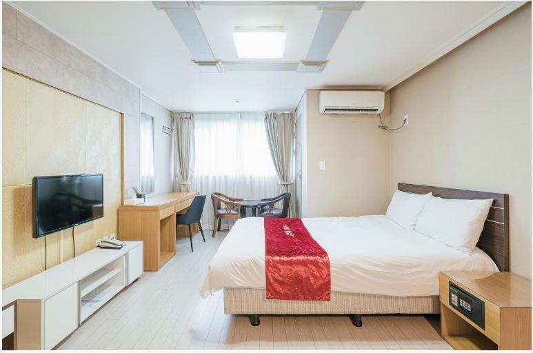 R&T Hotel Jeju Exterior foto