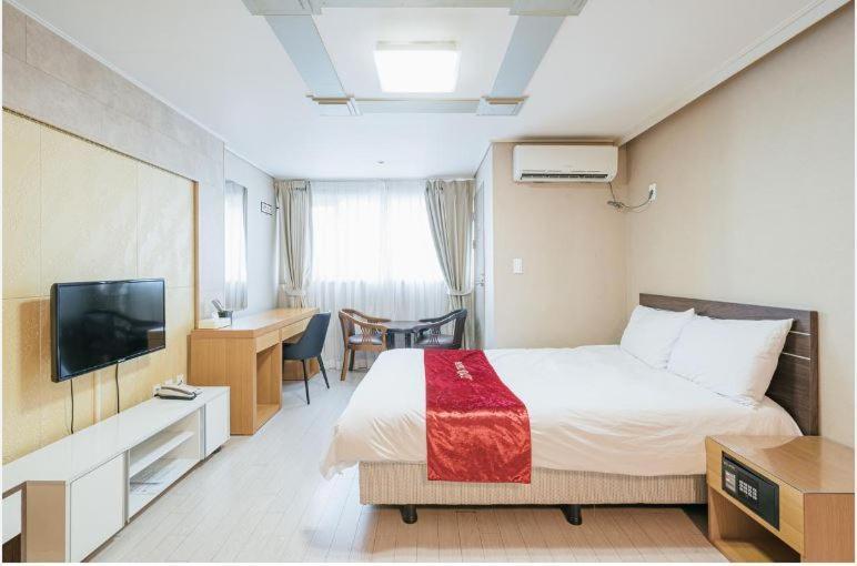 R&T Hotel Jeju Exterior foto