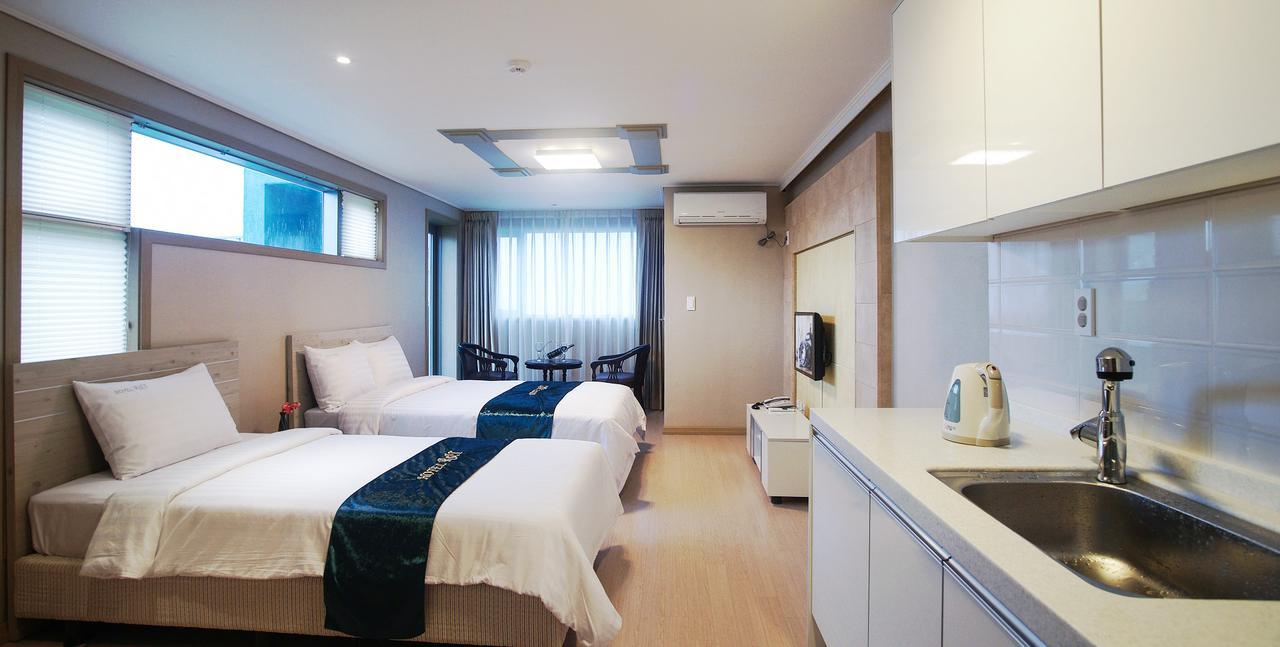 R&T Hotel Jeju Exterior foto