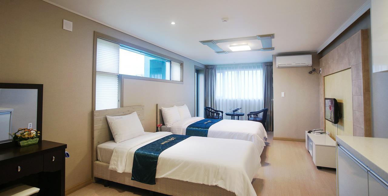 R&T Hotel Jeju Exterior foto